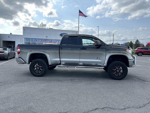 2014 Toyota Tundra SR5