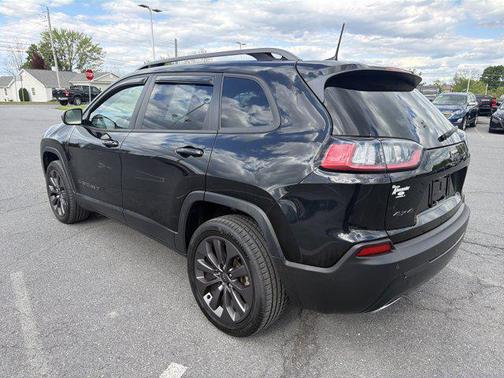 Diamond Black Crystal Pearlcoat 2021 Jeep Cherokee 80th Anniversary 4x4