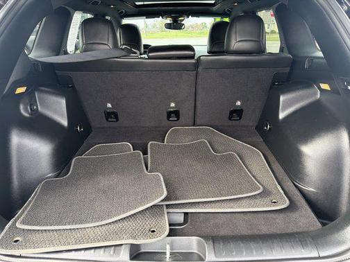 Diamond Black Crystal Pearlcoat 2021 Jeep Cherokee 80th Anniversary 4x4