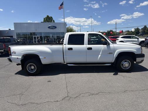 Summit White 2004 Chevrolet Silverado 3500 LT Crew Cab