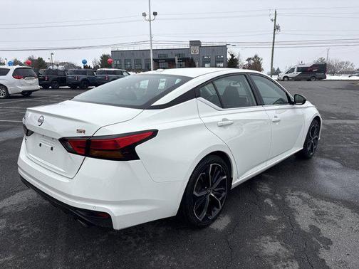 2024 Nissan Altima SR FWD