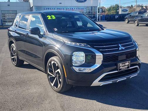 2023 Mitsubishi Outlander SE