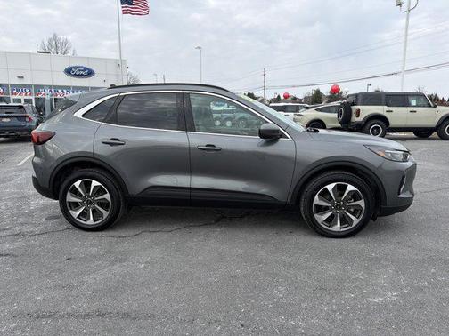 2023 Ford Escape Platinum