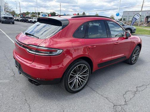 Carmine Red 2020 Porsche Macan Macan