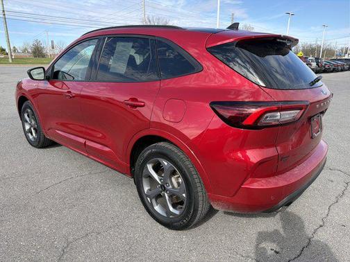 Rapid Red Metallic Tinted Clearcoat 2023 Ford Escape ST-Line