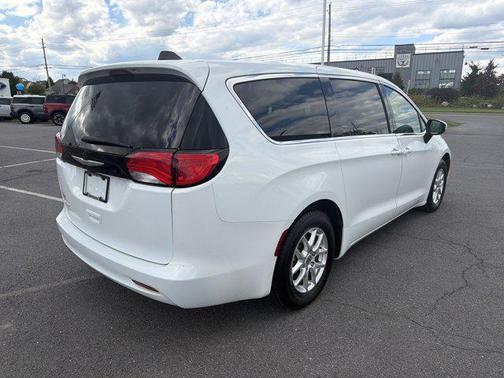 Bright White Clearcoat 2023 Chrysler Voyager LX
