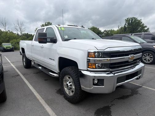 Summit White 2018 Chevrolet Silverado 2500 LT