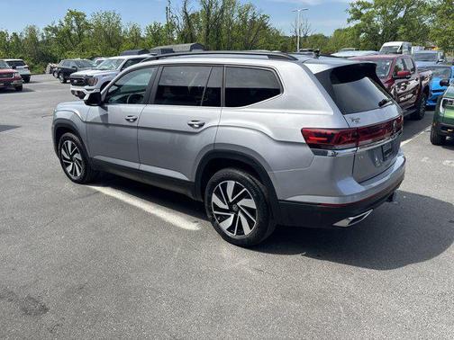 2024 Volkswagen Atlas 2.0T SE w/Technology 4MOTION