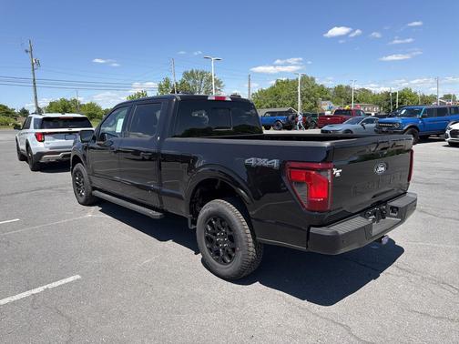 Agate Black Metallic 2026 Ford F-150 XLT