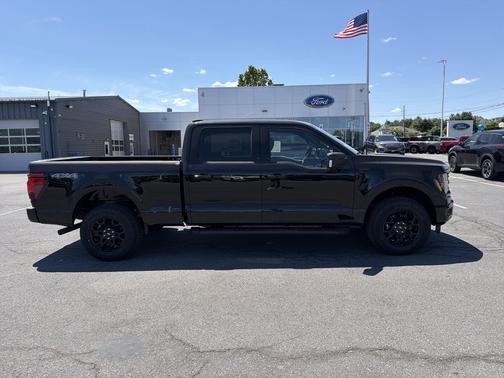 Agate Black Metallic 2026 Ford F-150 XLT