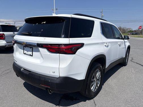 Summit White 2023 Chevrolet Traverse LT Leather