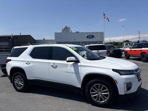 Summit White 2023 Chevrolet Traverse LT Leather