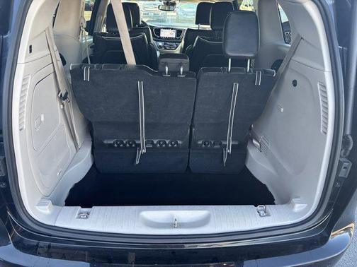 2023 Chrysler Pacifica Hybrid Limited