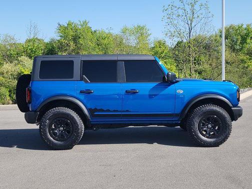 Velocity Blue Metallic 2022 Ford Bronco Wildtrak