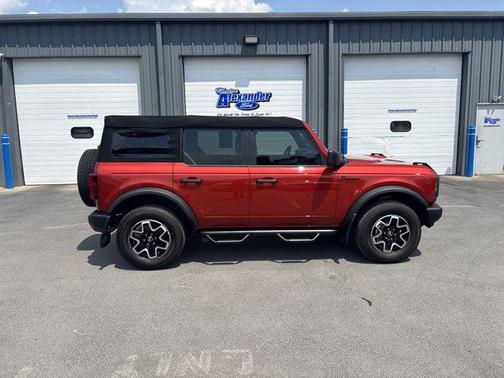 2023 Ford Bronco Base