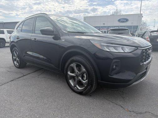 Black Metallic 2025 Ford Escape ST-Line Select