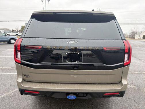 Marsh Gray 2026 Ford Expedition Tremor