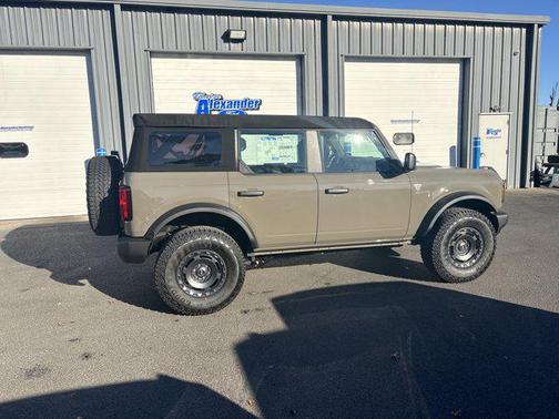 2025 Ford Bronco Base