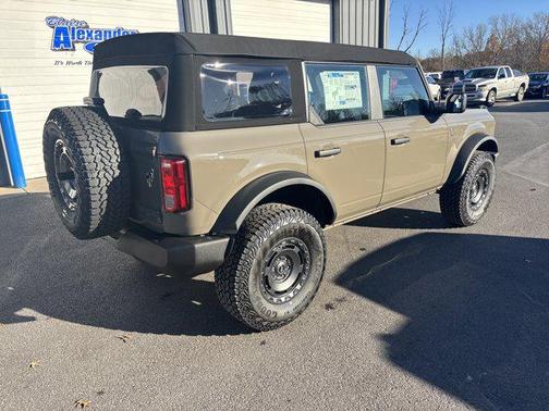 2025 Ford Bronco Base