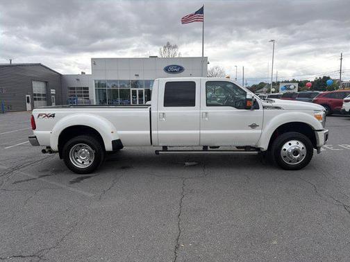 White Platinum Clearcoat Metallic 2016 Ford F-450 Lariat