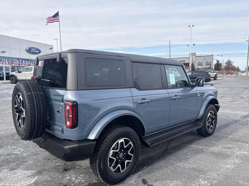 2025 Ford Bronco Outer Banks