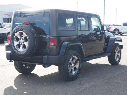 2017 Jeep Wrangler Unlimited Sahara