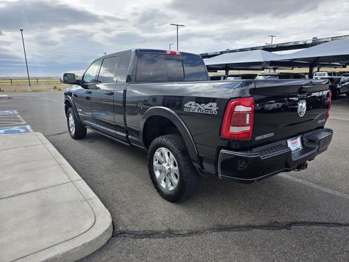 Diamond Black Crystal Pearlcoat 2022 RAM 2500 Laramie Mega Cab 4x4 6'4' Box