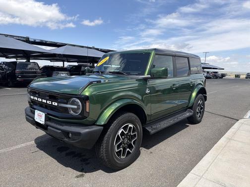 Green Metallic 2025 Ford Bronco Outer Banks