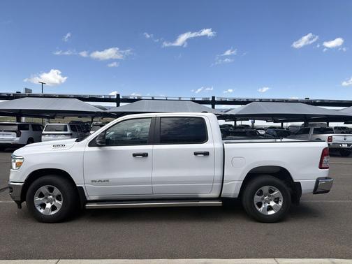 Bright White Clearcoat 2024 RAM 1500 Big Horn/Lone Star