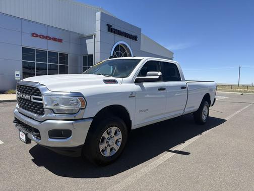 Bright White Clearcoat 2022 RAM 2500 Big Horn Crew Cab 4x4 8' Box