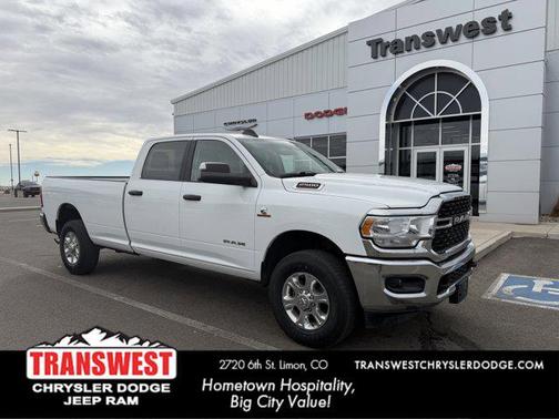 Bright White Clearcoat 2022 RAM 2500 Big Horn Crew Cab 4x4 8' Box