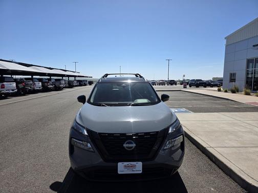 Boulder Gray Pearl/Super Black 2023 Nissan Rogue SV