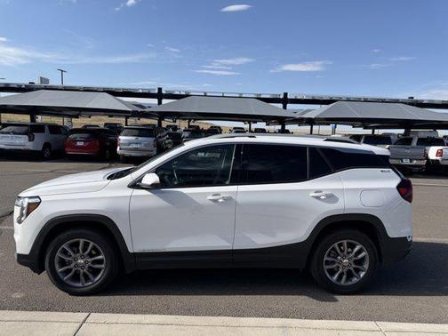 Summit White 2024 GMC Terrain SLT