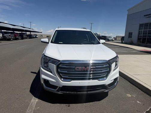 Summit White 2024 GMC Terrain SLT
