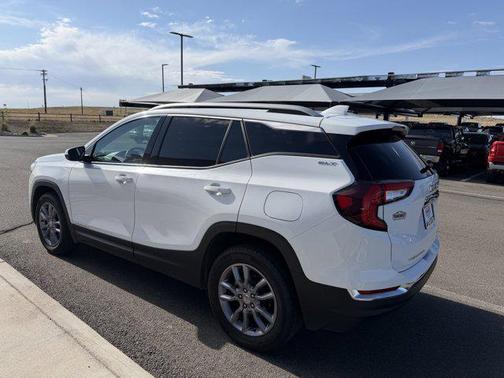 Summit White 2024 GMC Terrain SLT