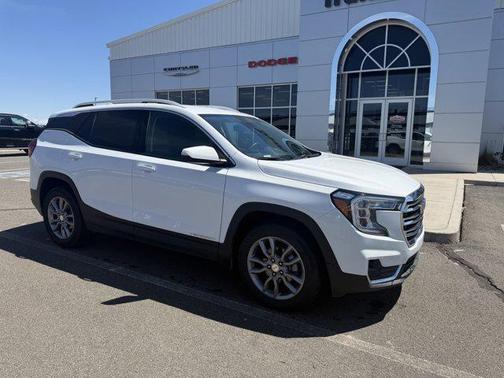 Summit White 2024 GMC Terrain SLT