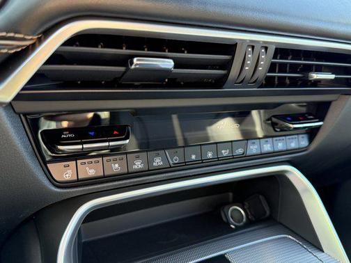 2025 Mazda CX-70 PHEV Premium Plus Package