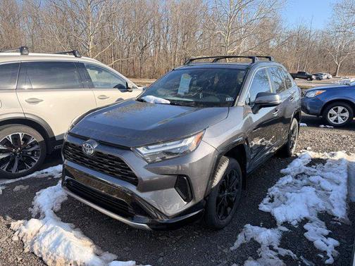 2022 Toyota RAV4 Hybrid SE