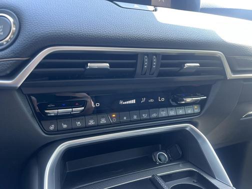 Rhodium White Premium 2026 Mazda CX-90 3.3 Turbo Preferred