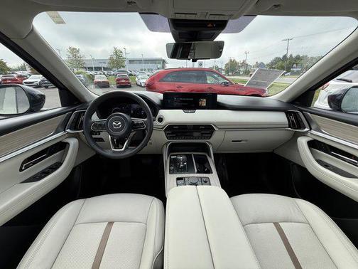 2024 Mazda CX-90 PHEV Premium Plus