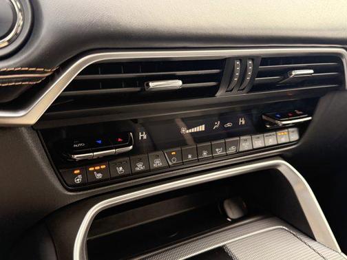 2025 Mazda CX-90 PHEV Premium Plus