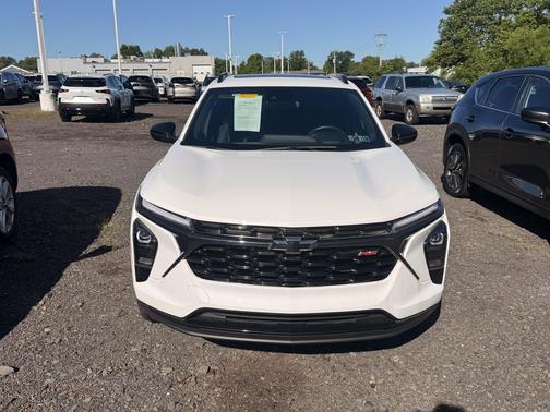 Summit White 2024 Chevrolet Trax FWD 2RS