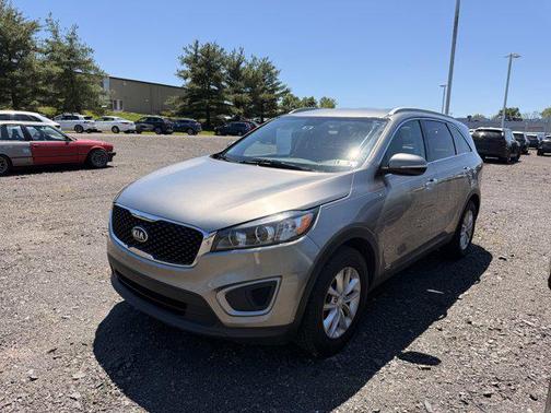 Titanium Silver 2017 Kia Sorento LX