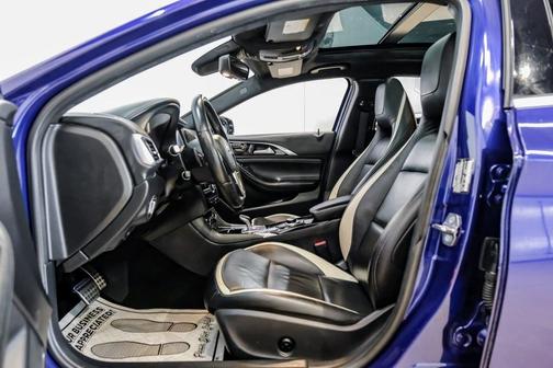 2019 INFINITI QX30 Sport