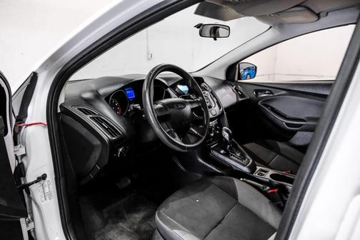 Oxford White 2014 Ford Focus S