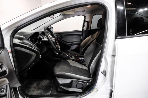 Oxford White 2014 Ford Focus S