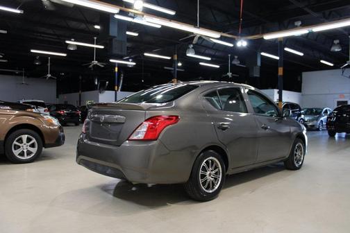 2017 Nissan Versa 1.6 S+