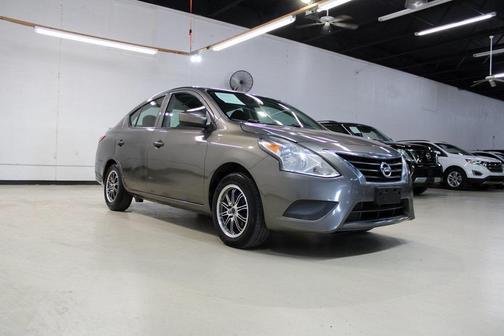 2017 Nissan Versa 1.6 S+