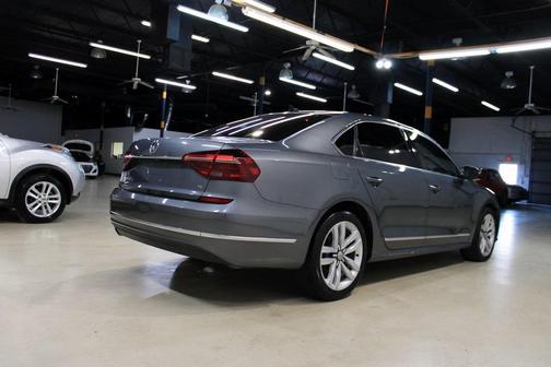 2017 Volkswagen Passat 1.8T SE w/Technology