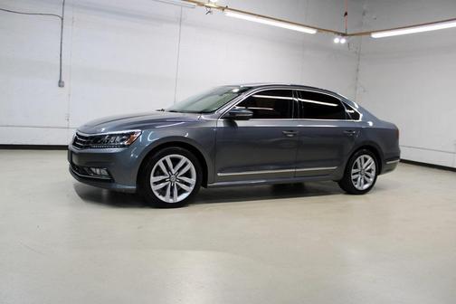 2017 Volkswagen Passat 1.8T SE w/Technology